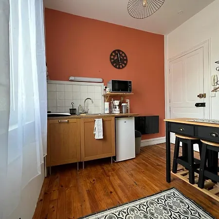 Apartment 7